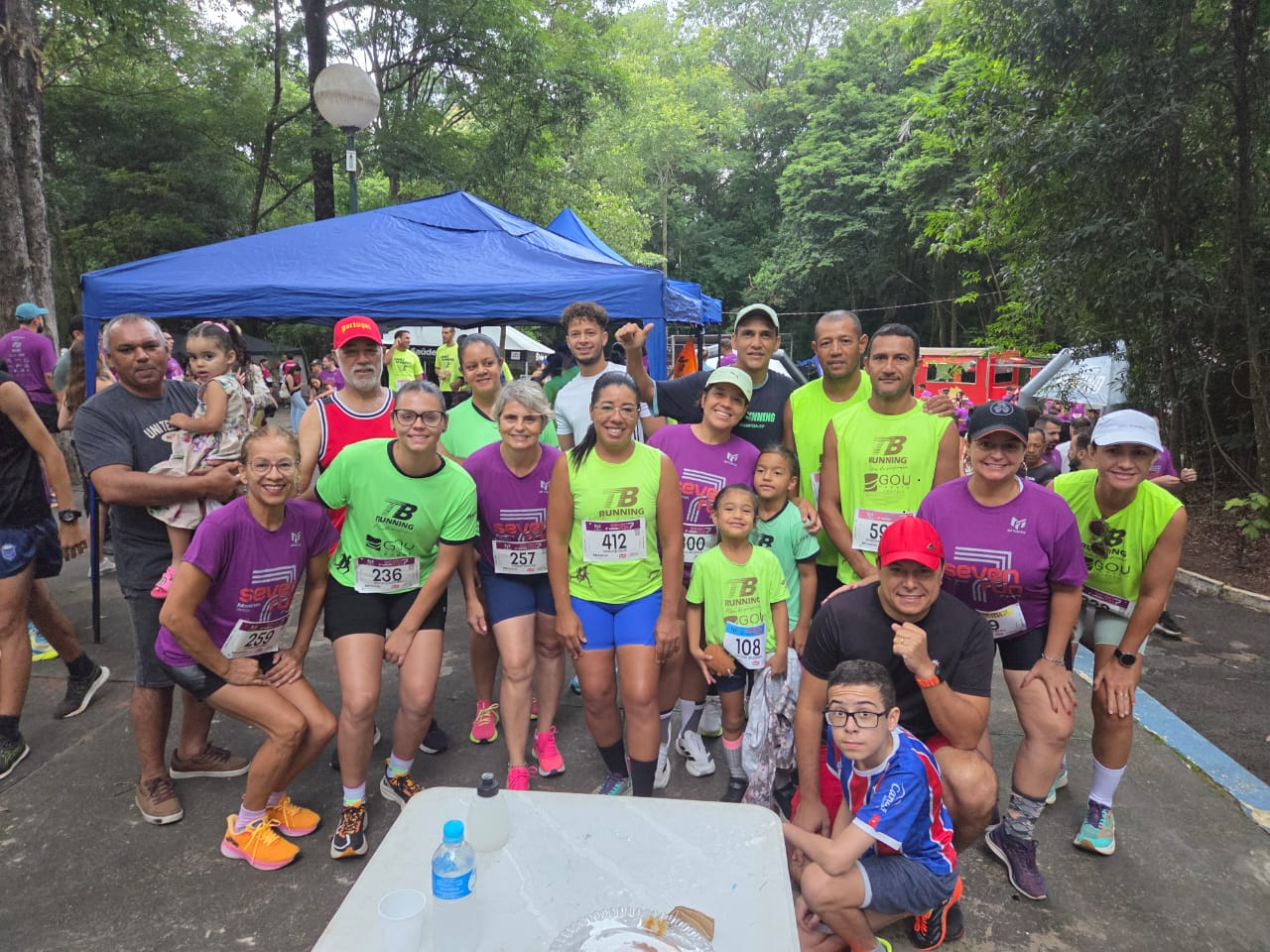 Foto coletiva da equipe AEESP na Corrida de Rua de Marília
